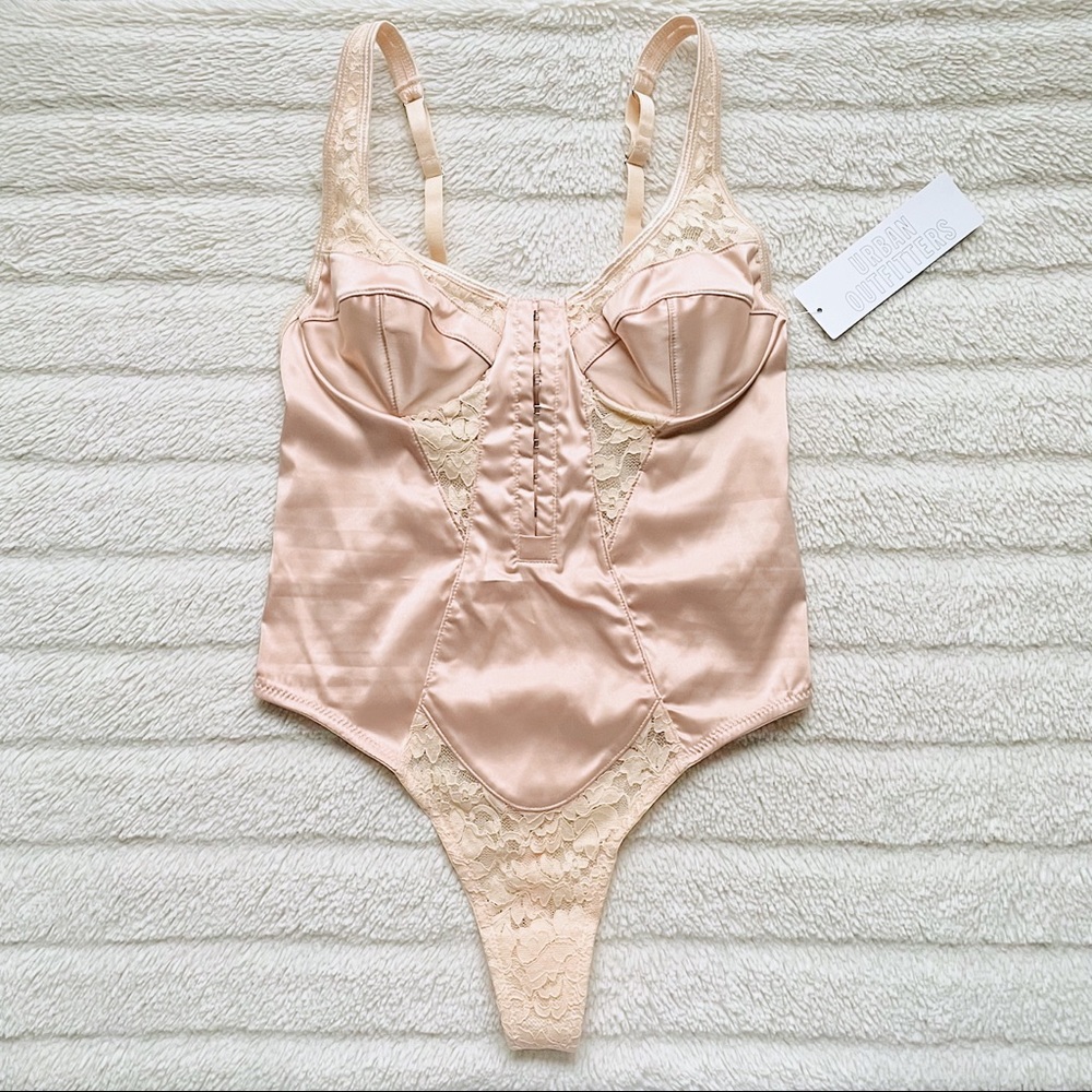 Out From Under Billie Bodysuit in Vintage Ivory